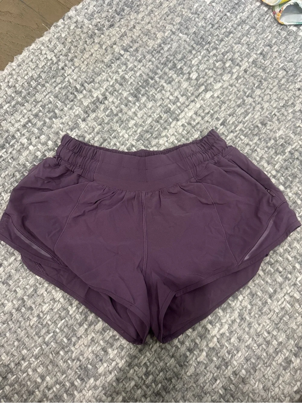Lululemon Hotty Hot LR 2.5” Shorts